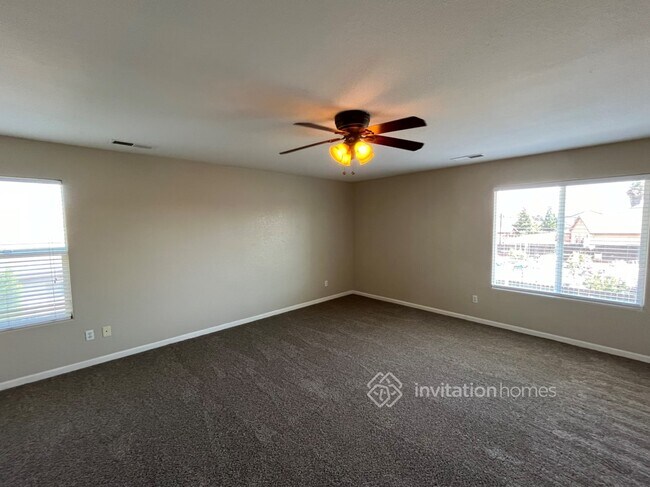 Building Photo - 3915 Eugene Dr