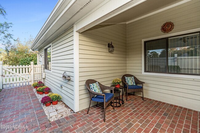 Building Photo - 6016 Inland Greens Dr