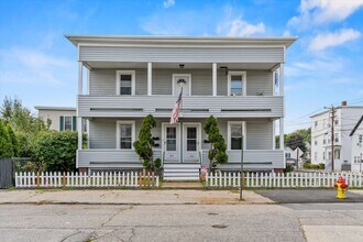 Building Photo - 164-162 Alsace St