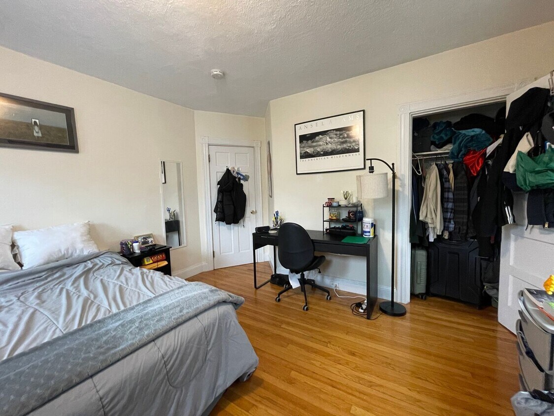 Primary Photo - 4 Bedroom