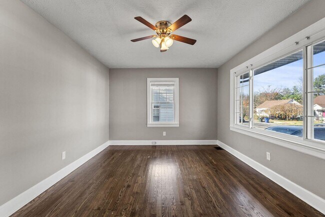 Building Photo - 154 Northwood Dr