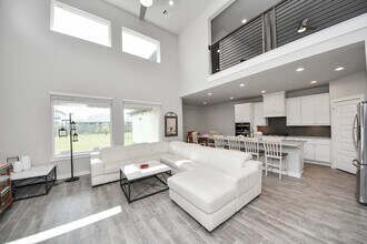 Building Photo - 3815 Favor Frst Ct