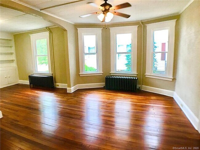 Building Photo - 334 Brightwood Ave