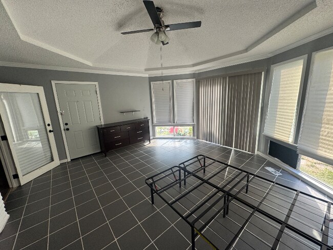 Foto del edificio - 13808 12 St