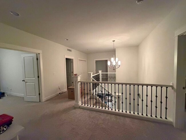 Foto del edificio - Spacious 5B Home in Desirable Sammamish neighborhood