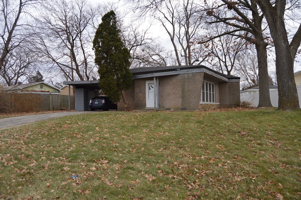4446 Idlewild Ln, Hillside, IL 60162 House Rental in Hillside, IL