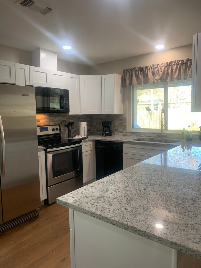 Foto del edificio - 705 Del Mar Ln