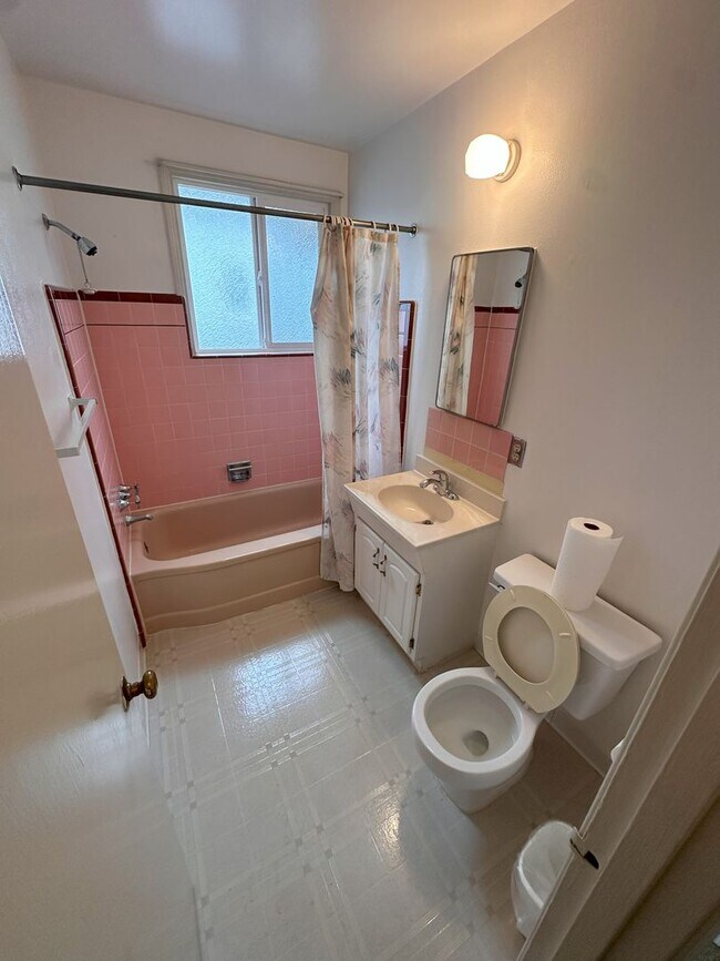 Foto del edificio - BEAUTIFUL 1 BEDROOM 1 BATHROOM FOR RENT!!!!