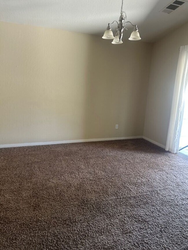 Foto del edificio - MOVE IN SPCIAL! Available Now - 3-Bedroom,...