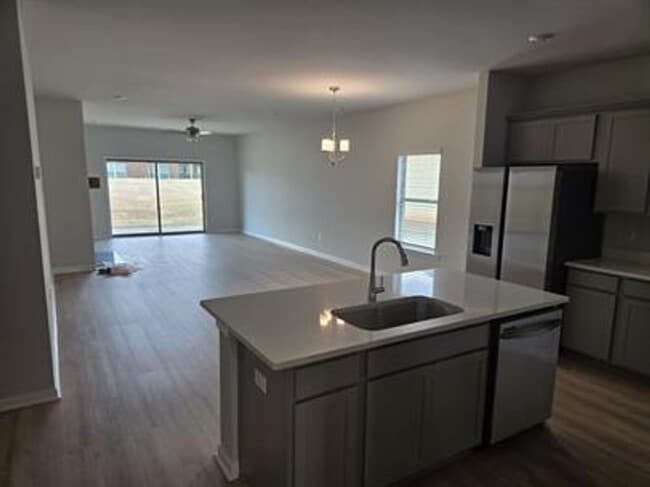 Building Photo - 14480 Mountain Strm Dr
