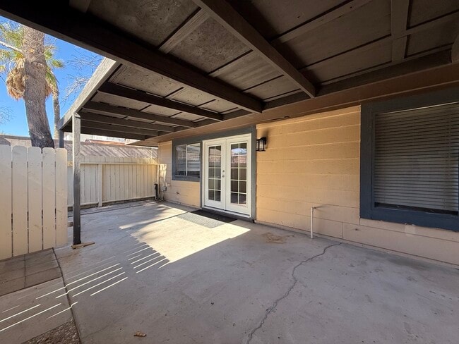 Foto del edificio - 6228 Meadow View Ln