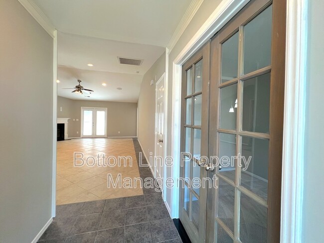 Building Photo - 10957 Dry Stone Dr