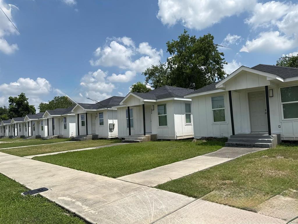 Foto principal - 4920 Lee St