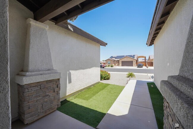 Building Photo - 3457 W 39th Ln