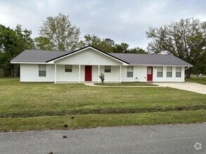 Building Photo - 120 Lakeside Dr