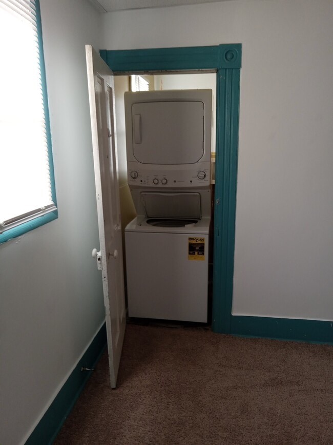 Building Photo - 72 Forest Hills Dr