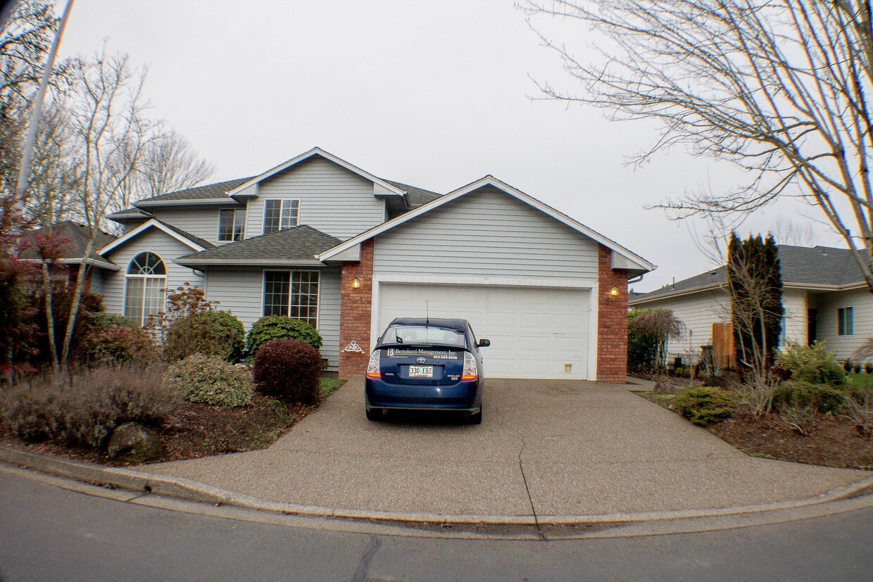 Primary Photo - Large South Salem Duplex - Coming Soon