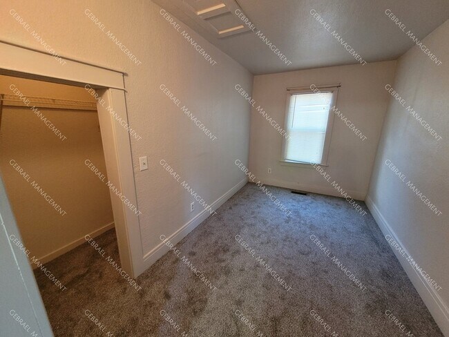 Foto del edificio - 804 N Webster St