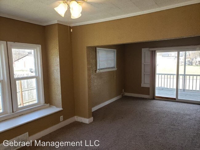 Building Photo - 2 br, 1 bath House - 3012 S Term St.