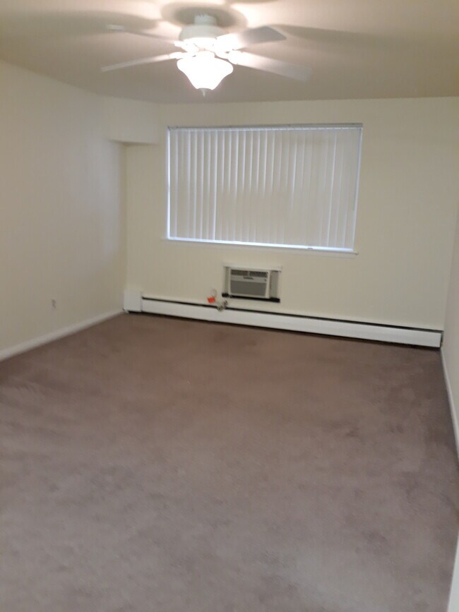 1600 Church Rd Unit C100, Wyncote, PA 19095 Condo for Rent in Wyncote