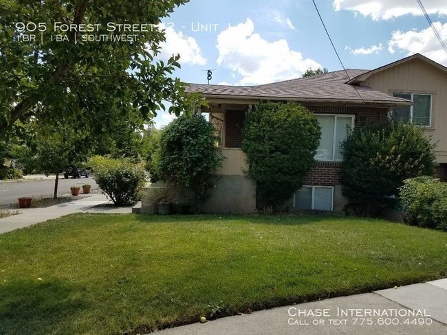 Building Photo - 905 Forest St