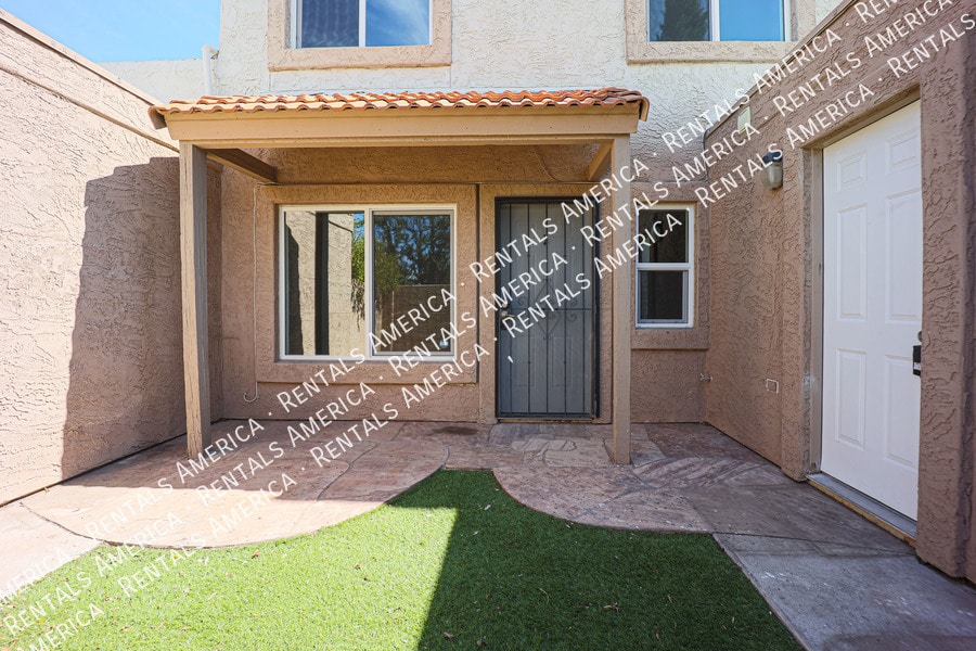 Primary Photo - Nice Scottsdale Condo with Great Location!