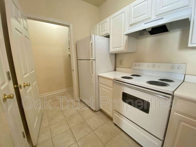 Foto del edificio - 1600 Long Grove Dr