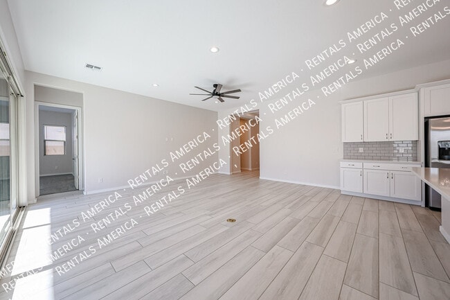 Foto del edificio - 4815 W Capistrano Ave