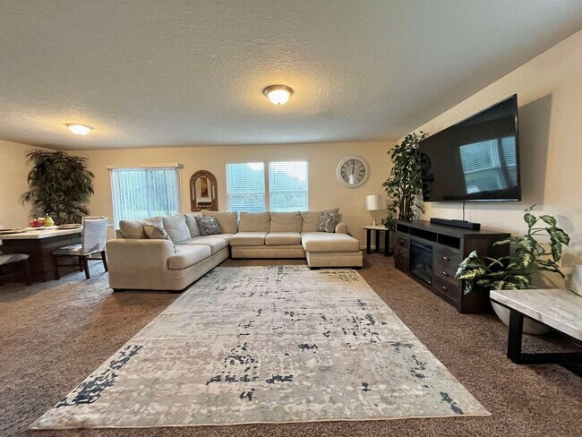 Foto del edificio - 124 Cody St