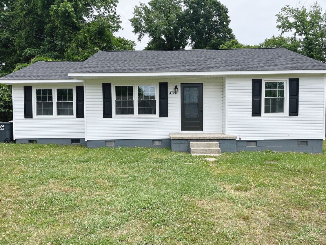 Primary Photo - Renovated Greensboro Home
