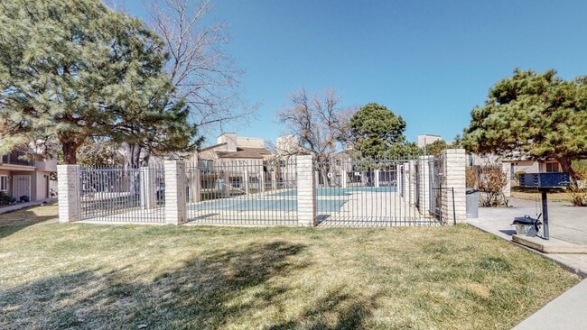 Building Photo - 3501 Juan Tabo Blvd NE