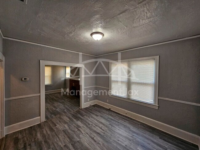 Foto del edificio - 528 W 25th St