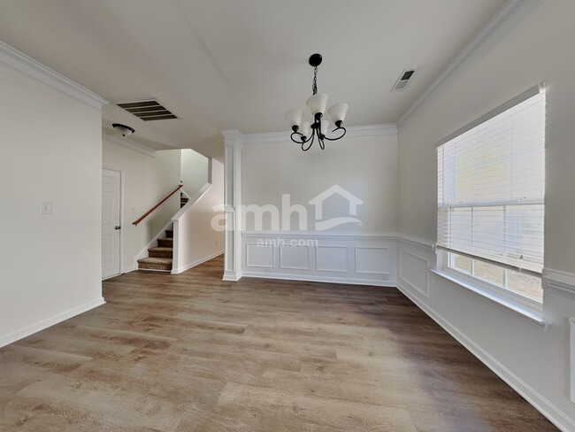 Building Photo - 2590 Leighswood Dr