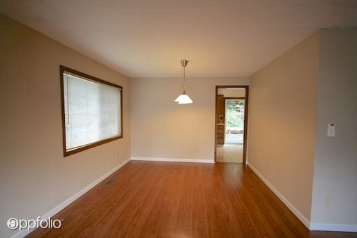 Building Photo - 2536 SE Risley Ave