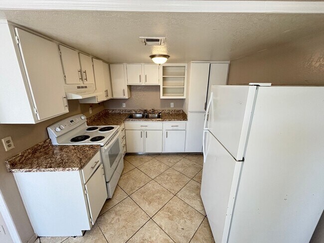 Foto del edificio - Charming 1Bed/1Bath apartment located in N...