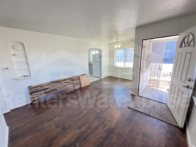 Foto del edificio - 3490 W Tennessee Ave