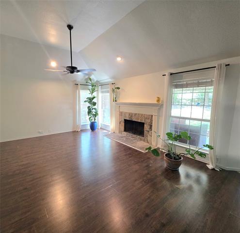 Building Photo - 207 Julian Dr