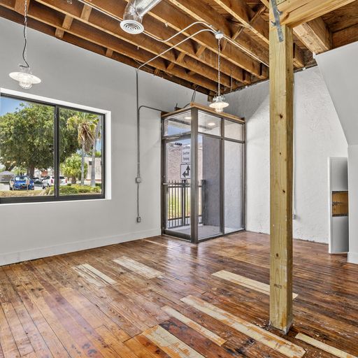 Building Photo - 120 E 4th St