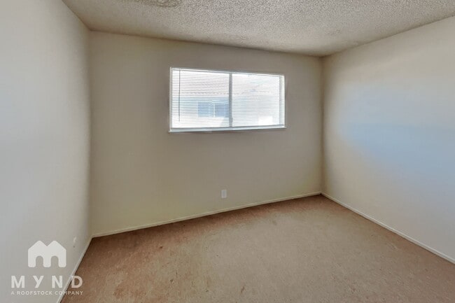 Building Photo - 481 Auburn Way