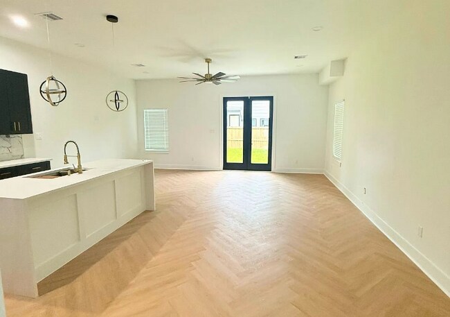 Foto del edificio - 4117 Shelby Cir