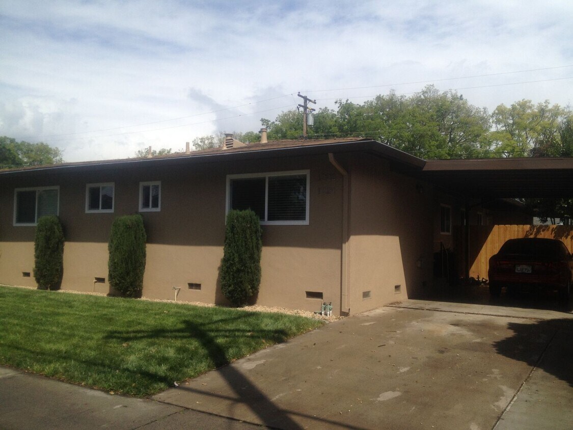 Primary Photo - 1222-1224 Carver Rd.