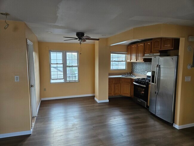 Eating kitchen - 14764 259th St