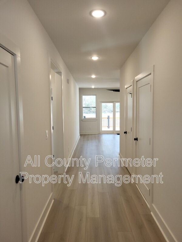 Building Photo - 4401 Sims Rd