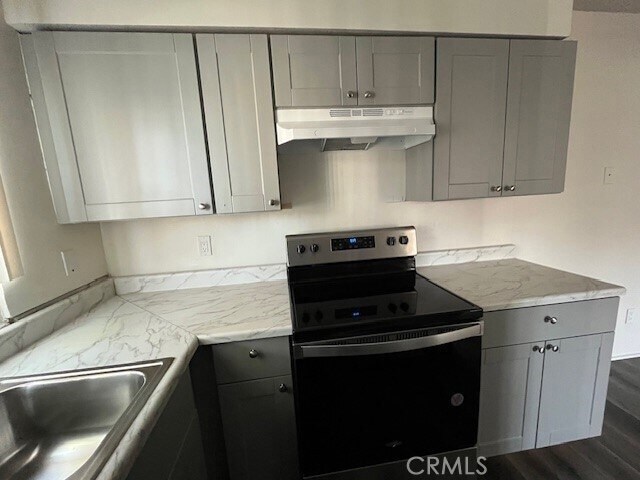 Foto del edificio - 51049 Eisenhower Dr