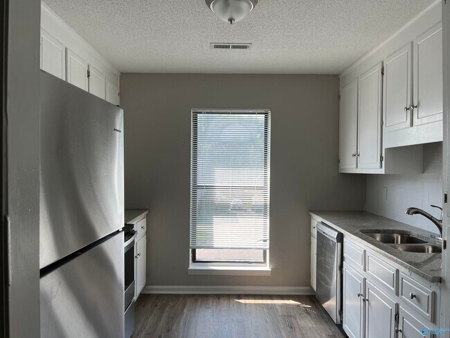 Foto del edificio - 2602 Wynterhall Rd SE