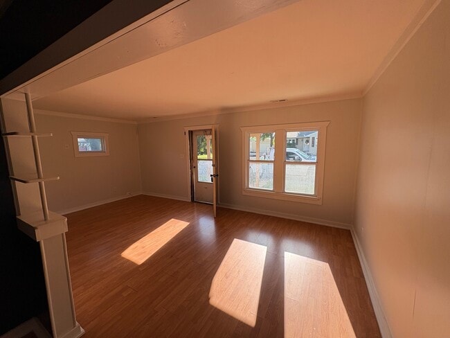Building Photo - 627 Houser Dr