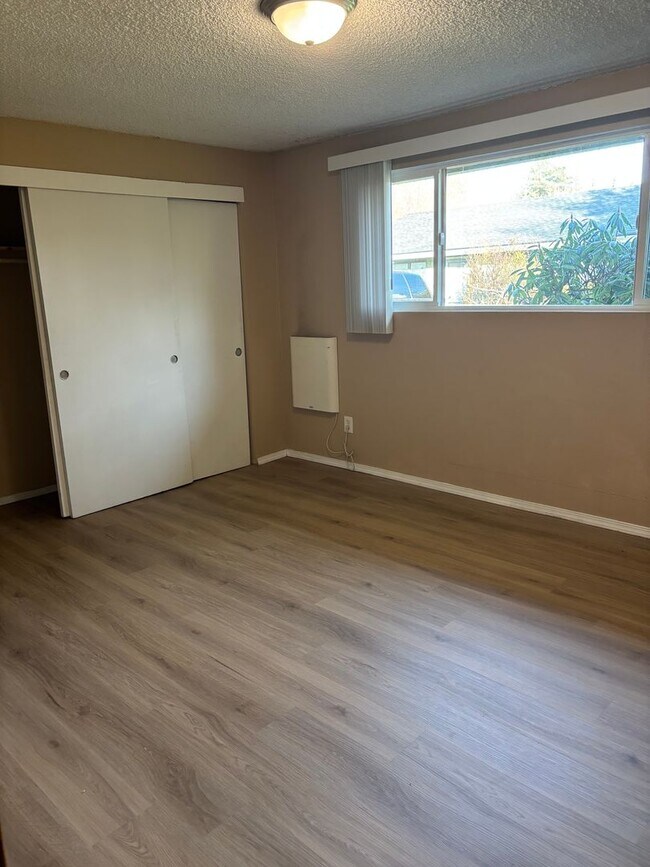 Building Photo - 2 bedroom duplex in Aloha