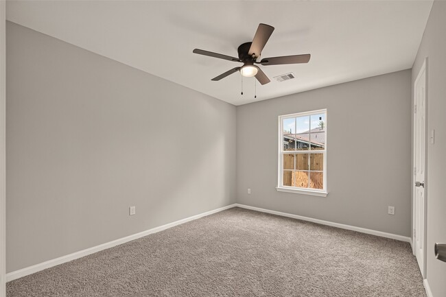 Building Photo - 7414 S Hall St