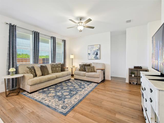 Building Photo - 3413 Kingsview Dr