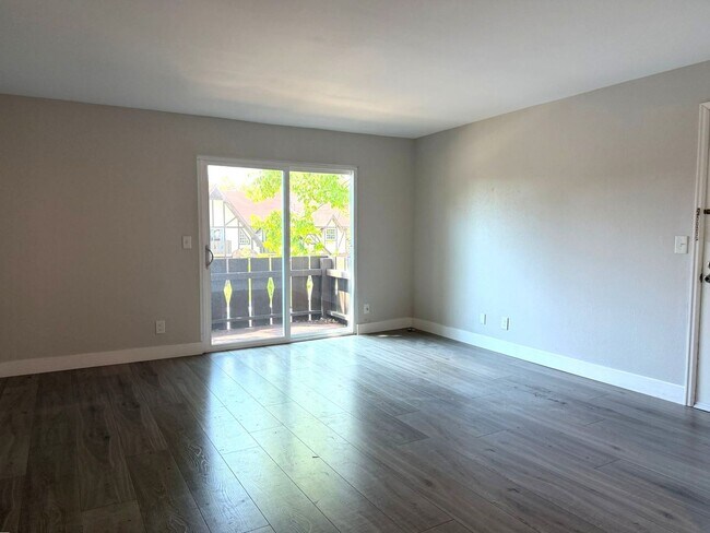 Foto del edificio - 3250 O'Neal Cir